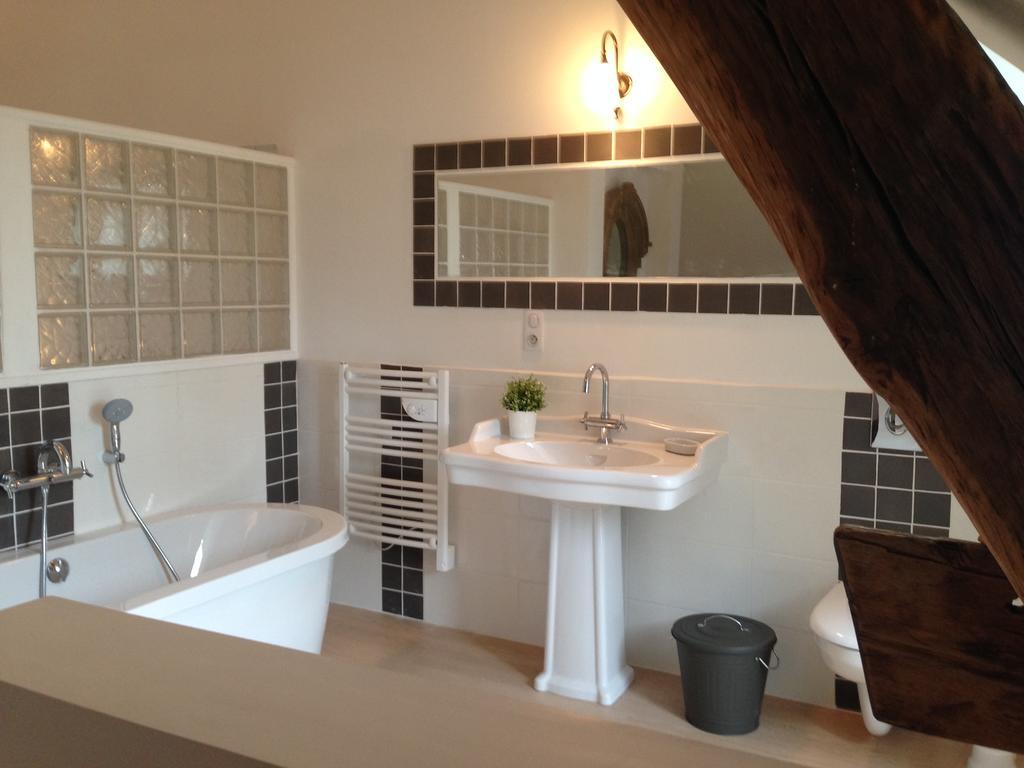 Les Chambres d'Hôtes du Bois Joli Semur-en-Auxois Exterior foto