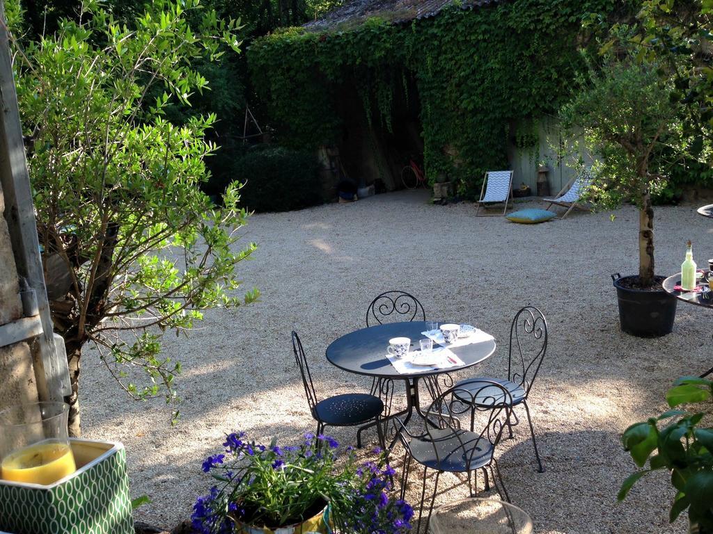 Les Chambres d'Hôtes du Bois Joli Semur-en-Auxois Exterior foto