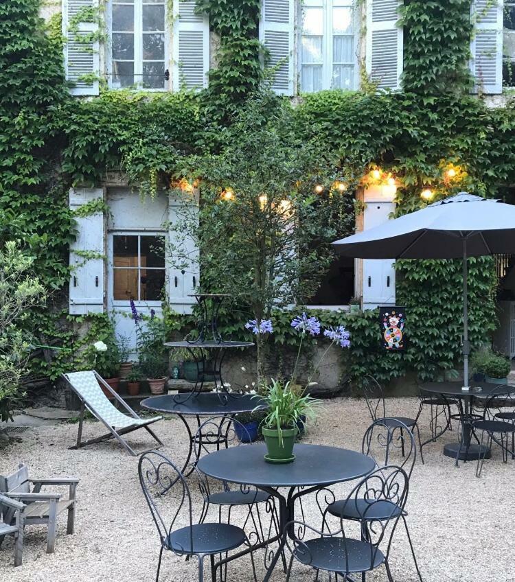 Les Chambres d'Hôtes du Bois Joli Semur-en-Auxois Exterior foto